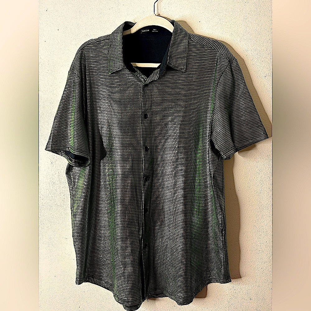 Metallic Green Texture Woven Short-Sleeve Shirt
